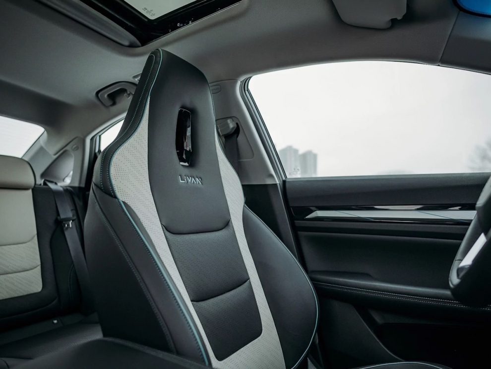 ���� LIVAN S6PRO