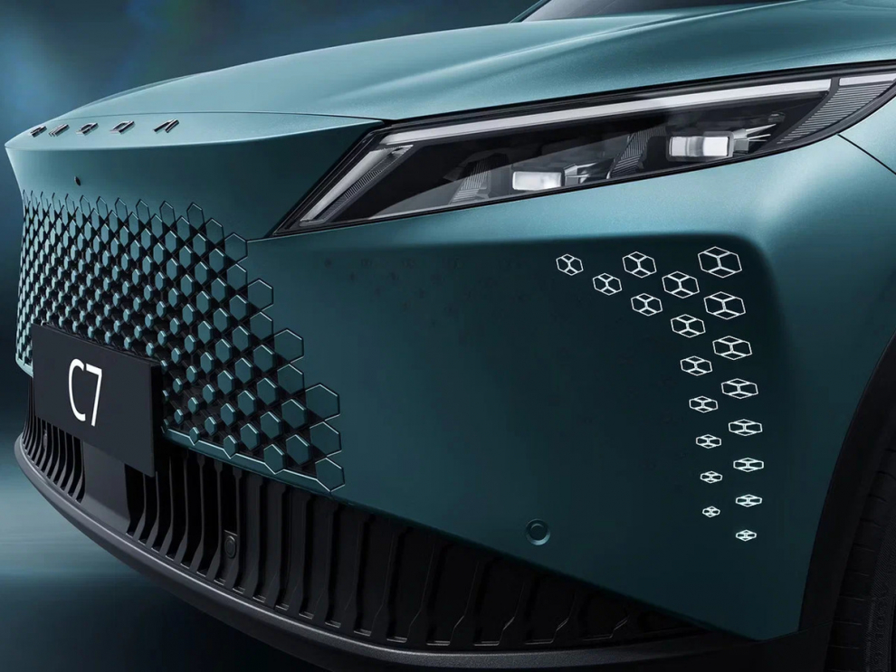 ���� OMODA C7