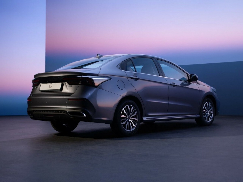 ���� OMODA S5