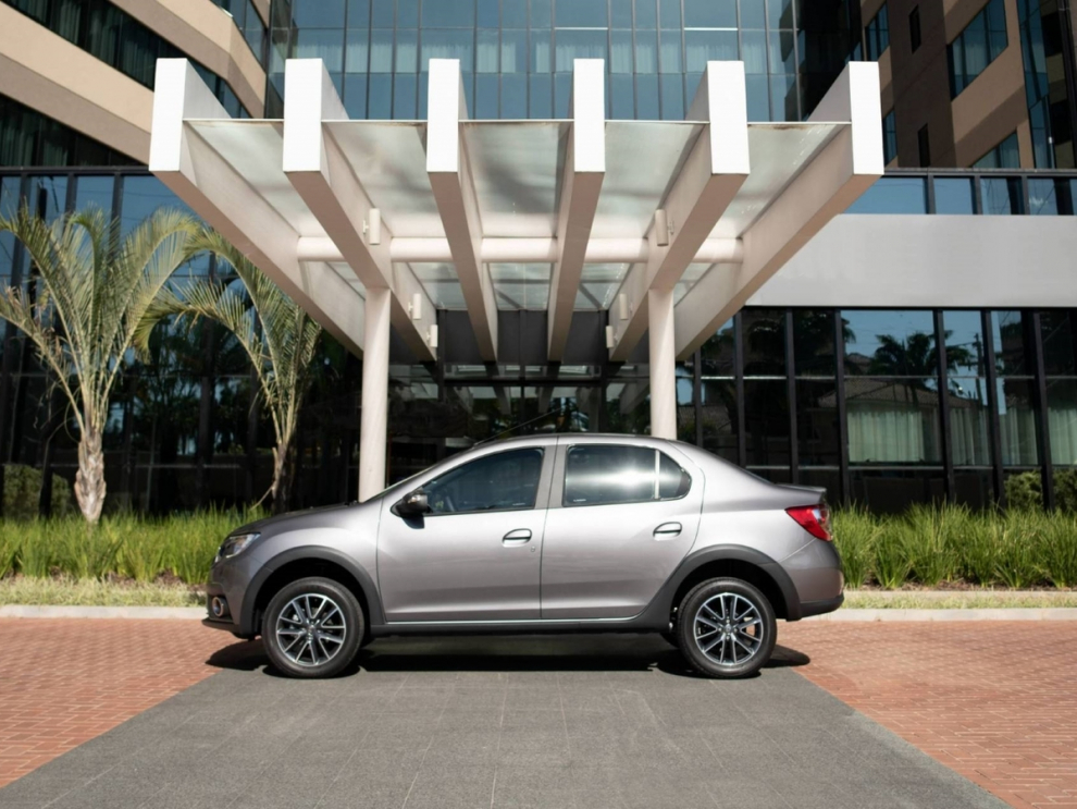  Renault Logan