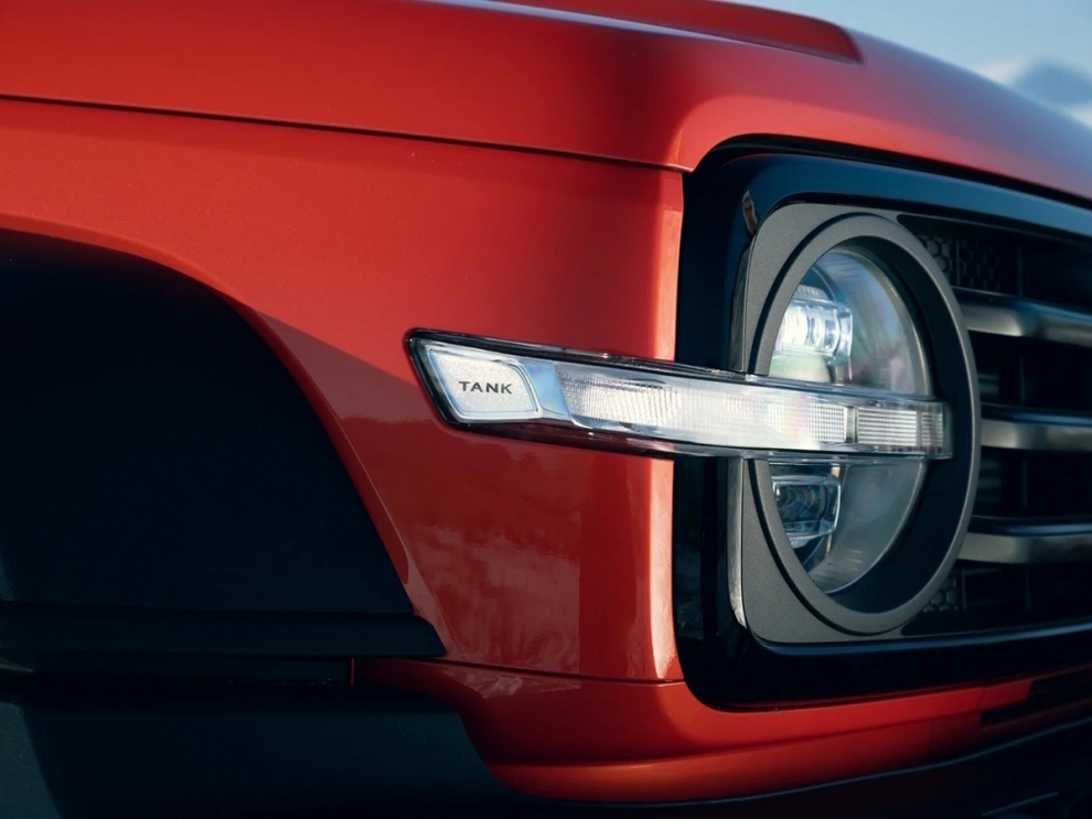 ���� TANK 300