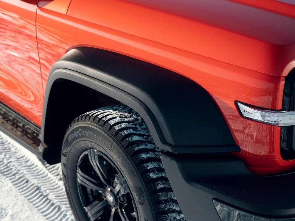 ���� TANK 300