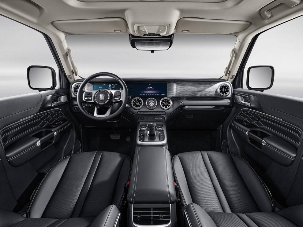 ���� TANK 300