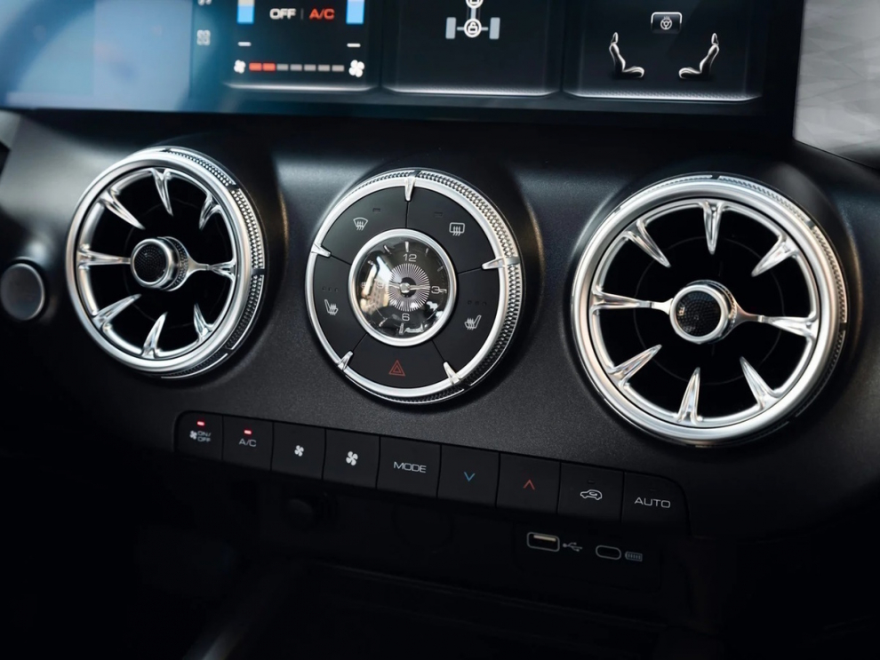 ���� TANK 300