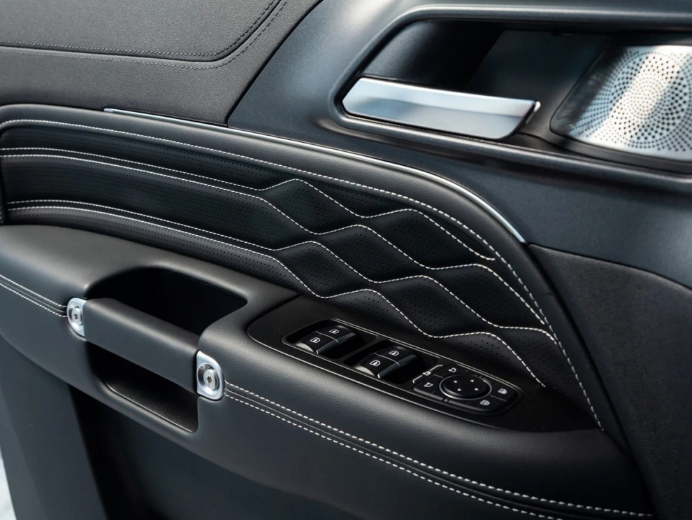 ���� TANK 300