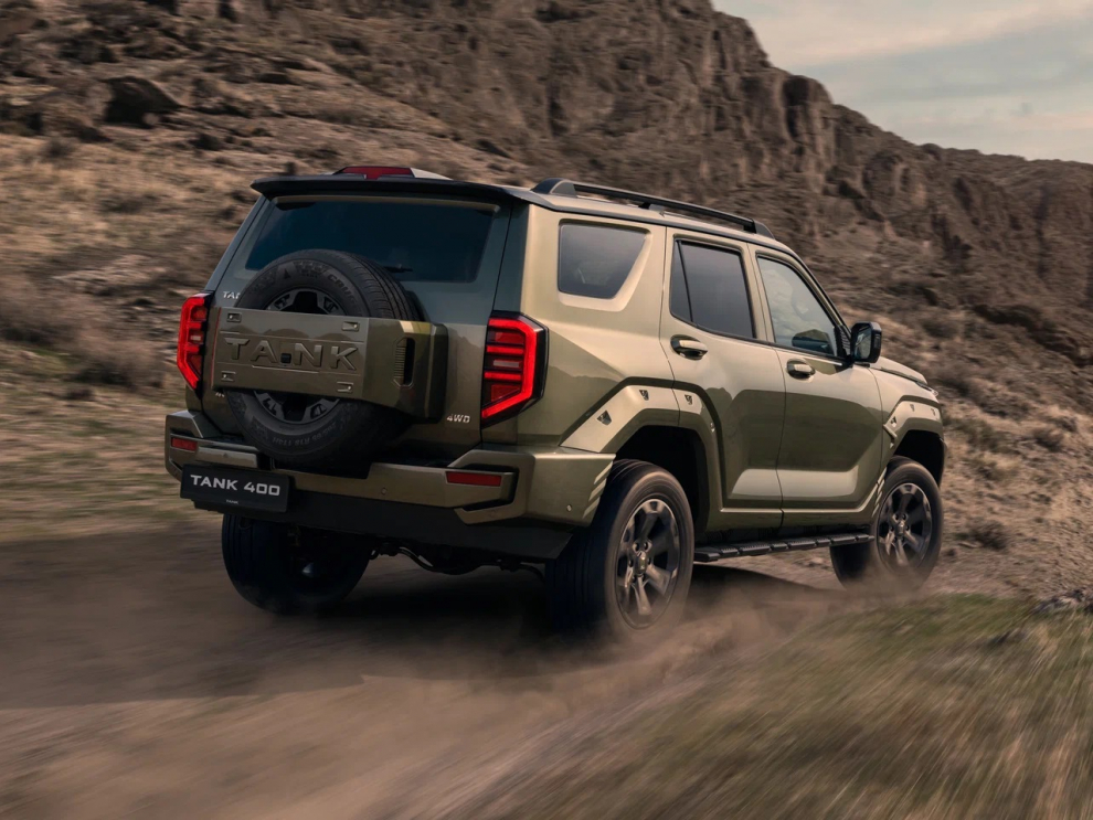 ���� TANK 400