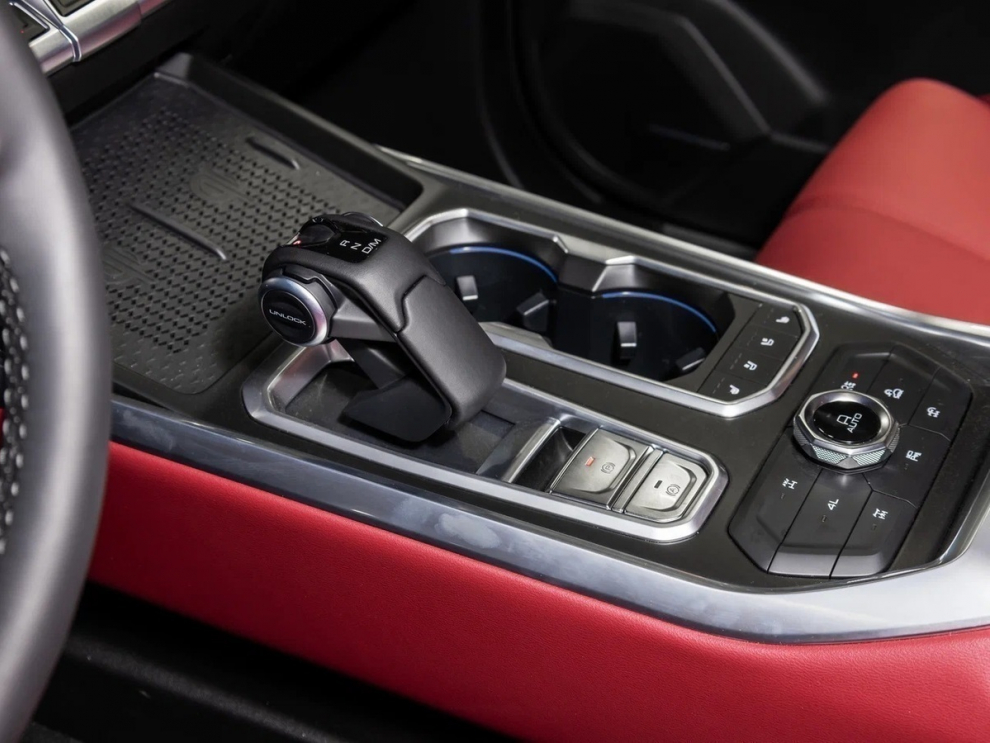 ���� TANK 400