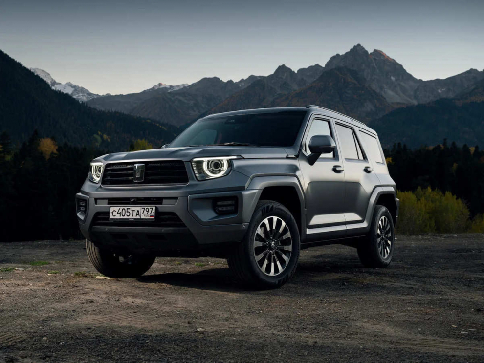 ���� TANK 700