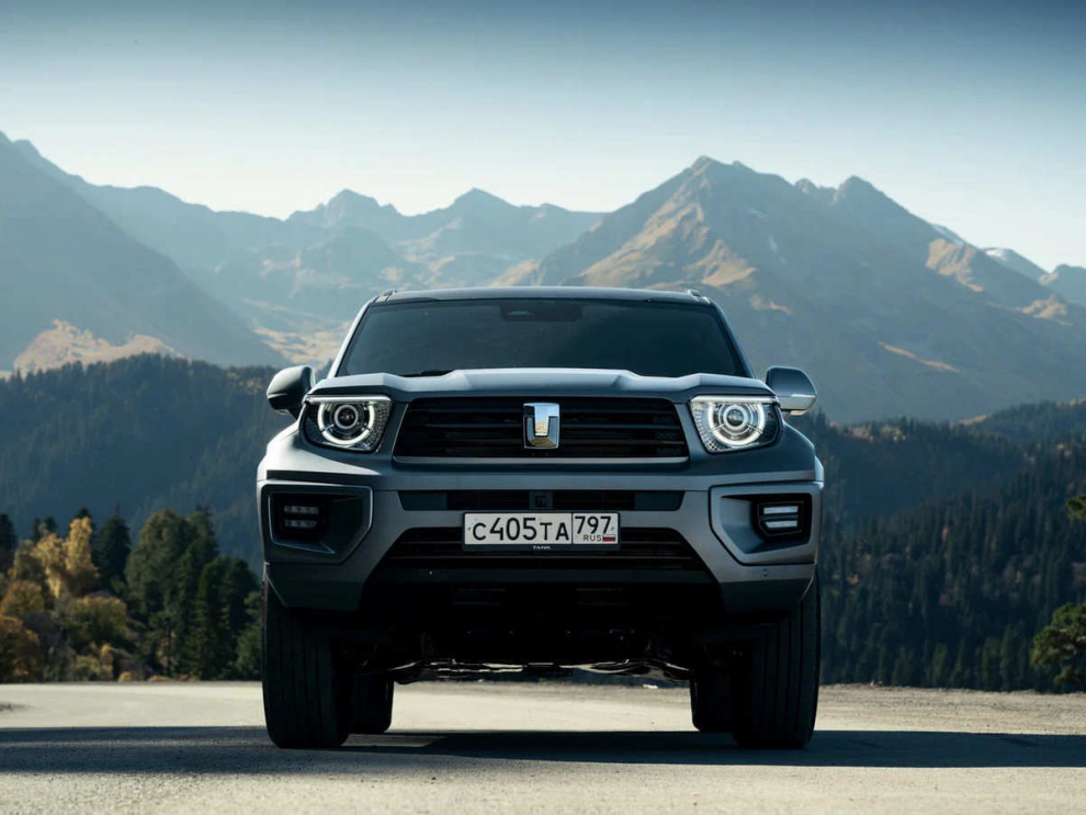 ���� TANK 700