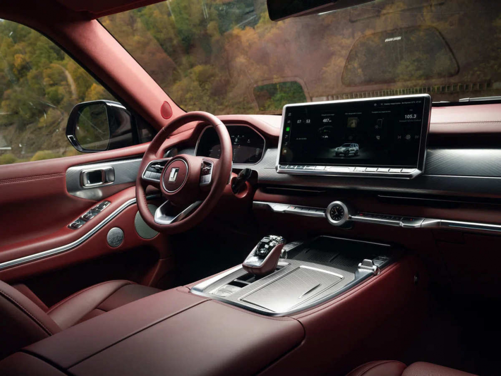 ���� TANK 700