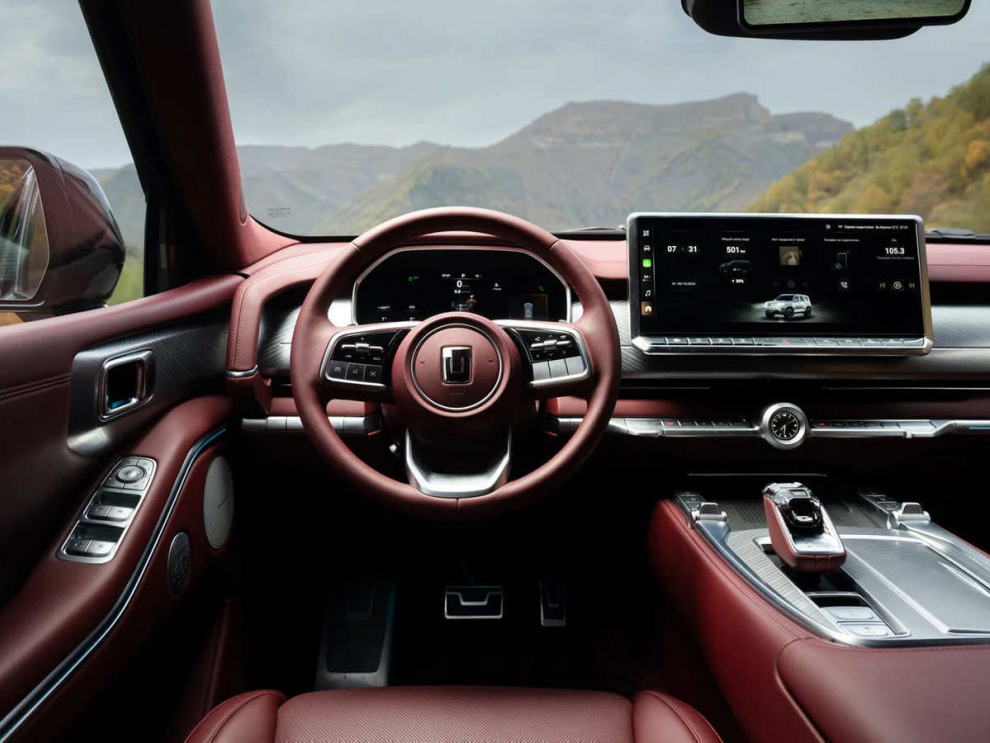 ���� TANK 700