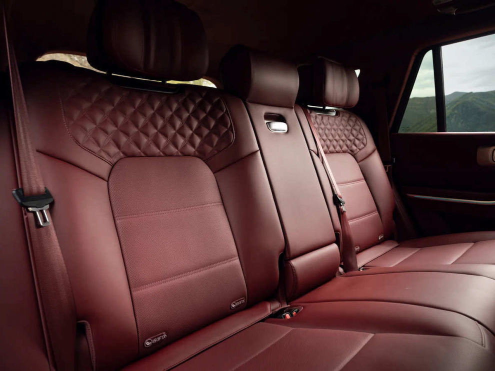 ���� TANK 700