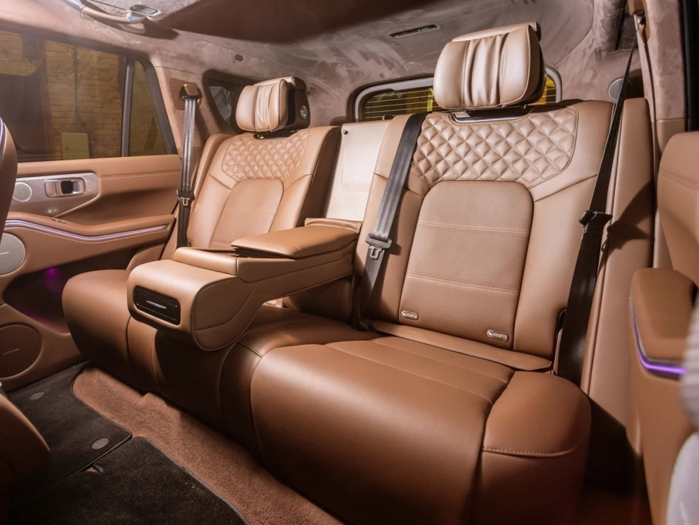 ���� TANK 700