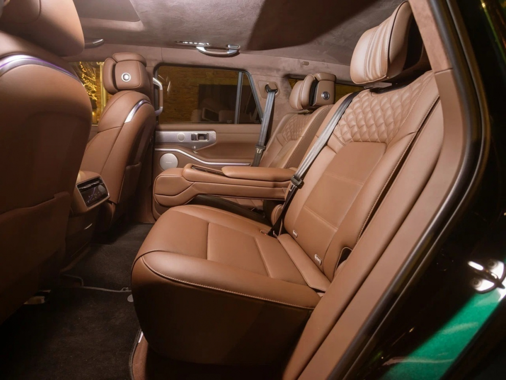 ���� TANK 700