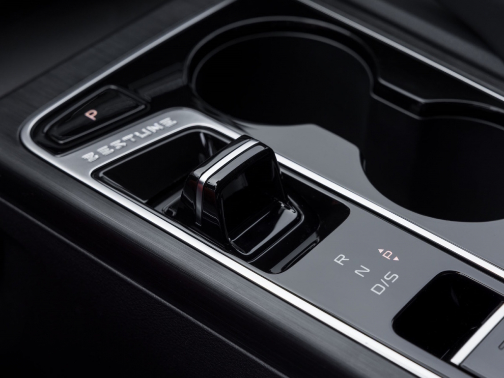 ���� FAW Bestune B70 New