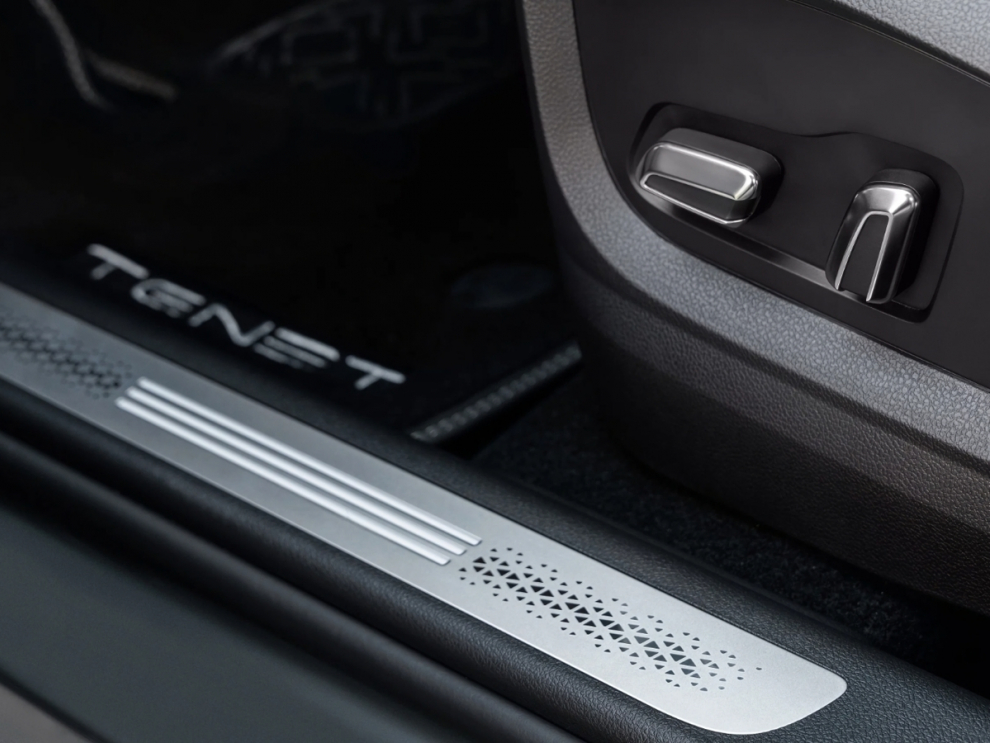 ���� TENET T8